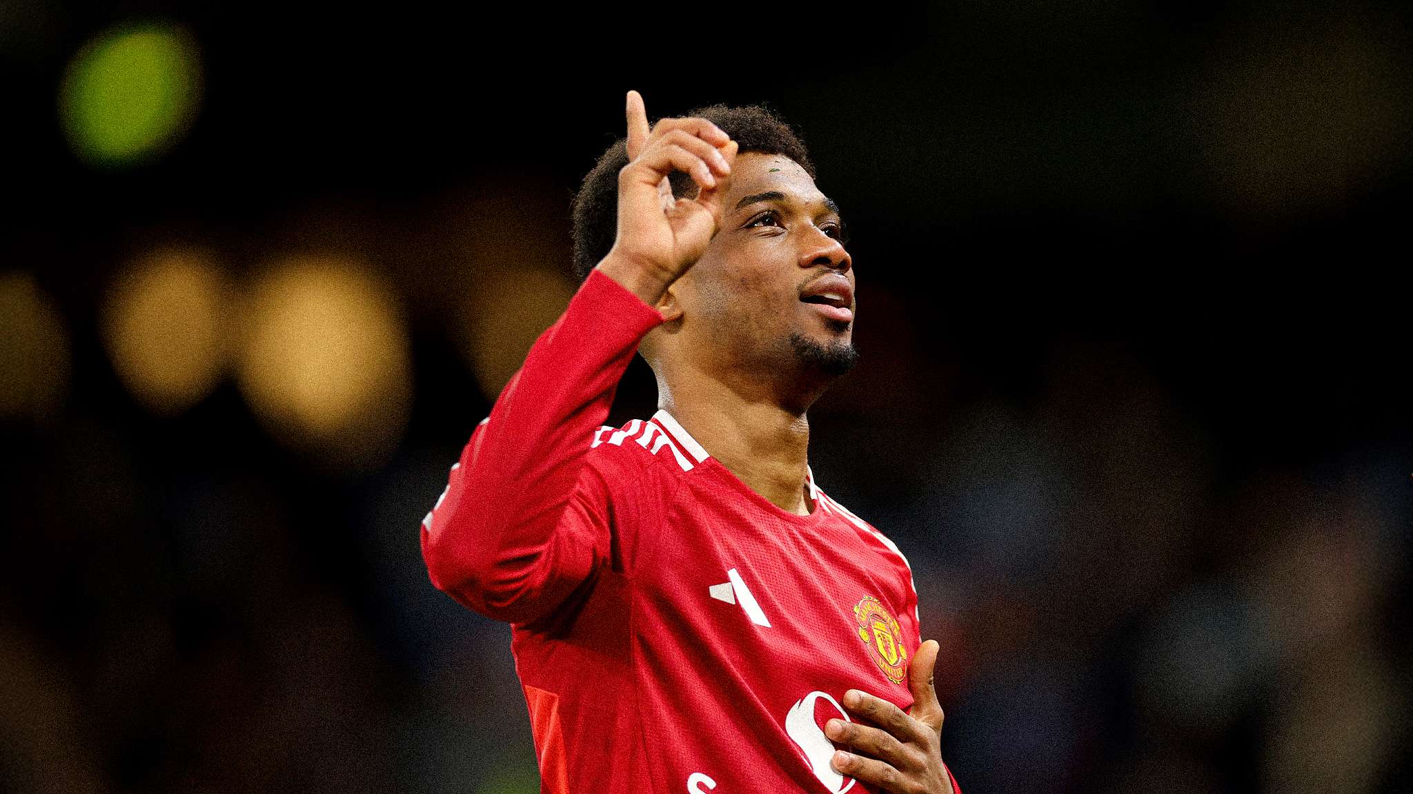 曝蓝军未放弃签约扎哈里扬 球员正寻求改国籍以实现转会梦想