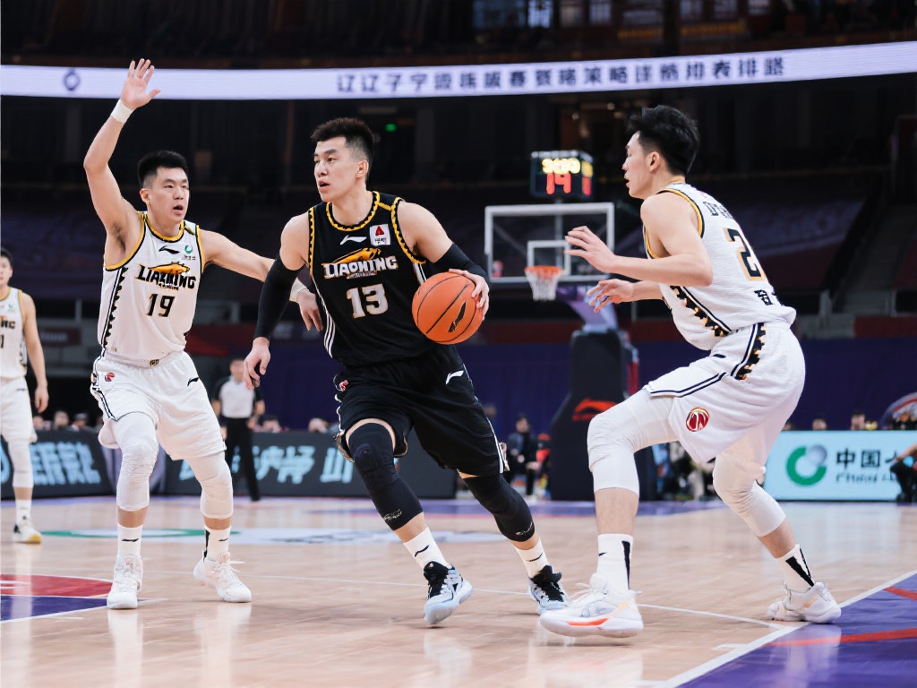 上海嘉定汇龙足球队掌舵者